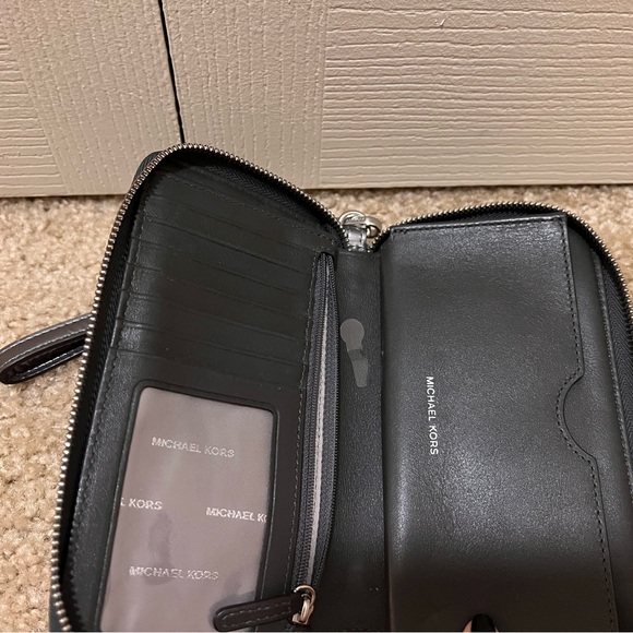 Metallic silver Michael’s Kors tote with large wallet - Picture 6 of 6